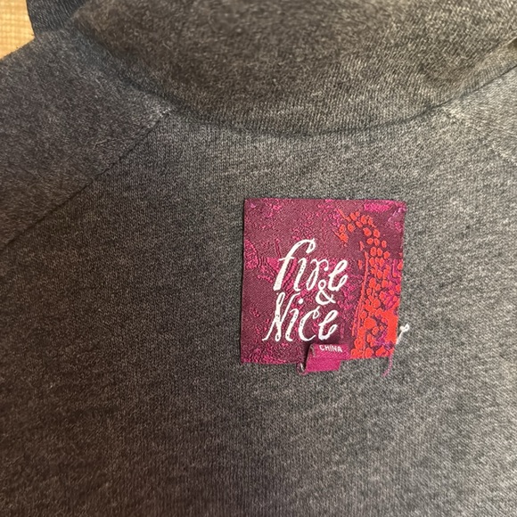 REVERSIBLE GREY & FLANNEL HOODIE - Picture 7 of 12